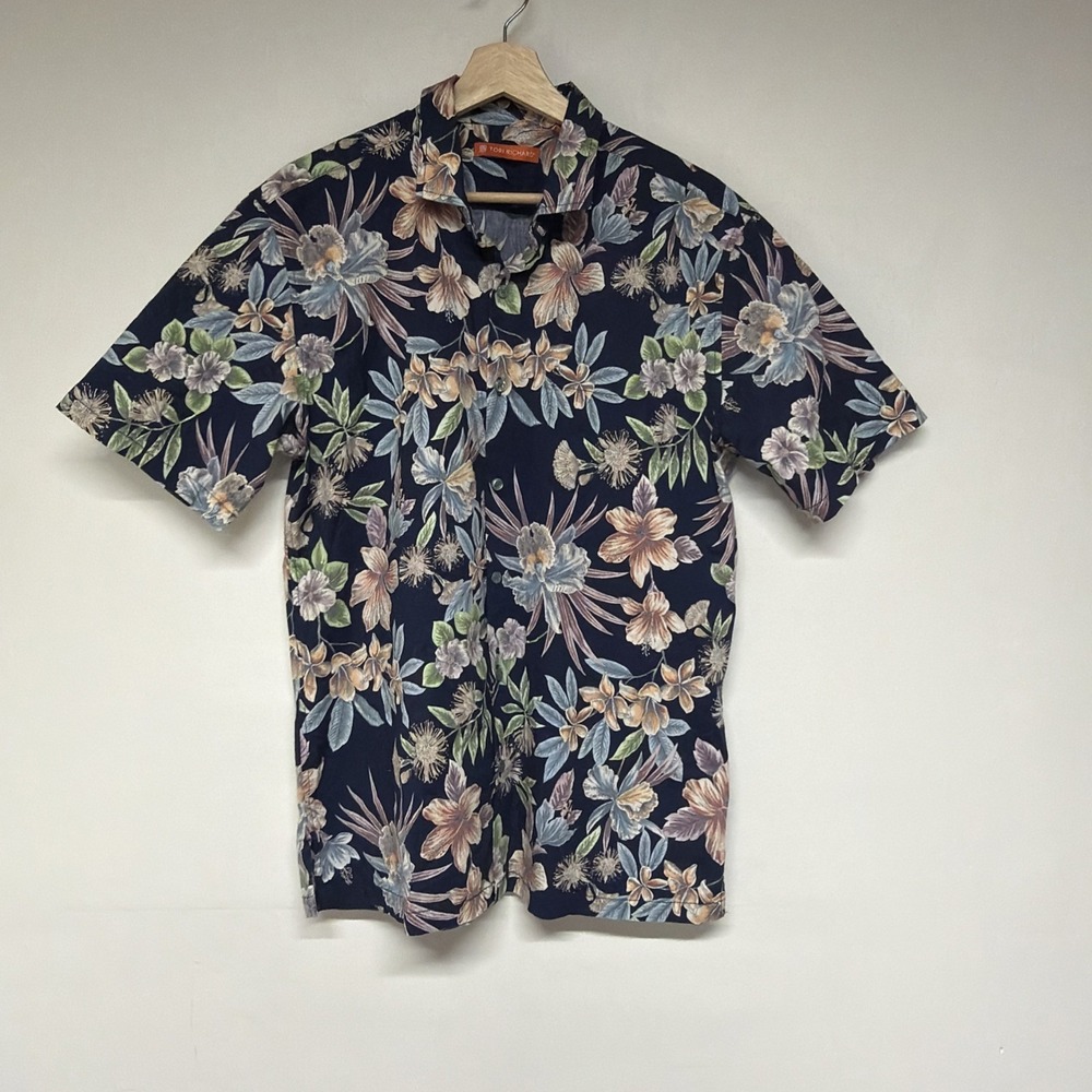 Tori Richard Mens Button Down Shirt Size M Short Sleeve Collared Hawaiian Aloha